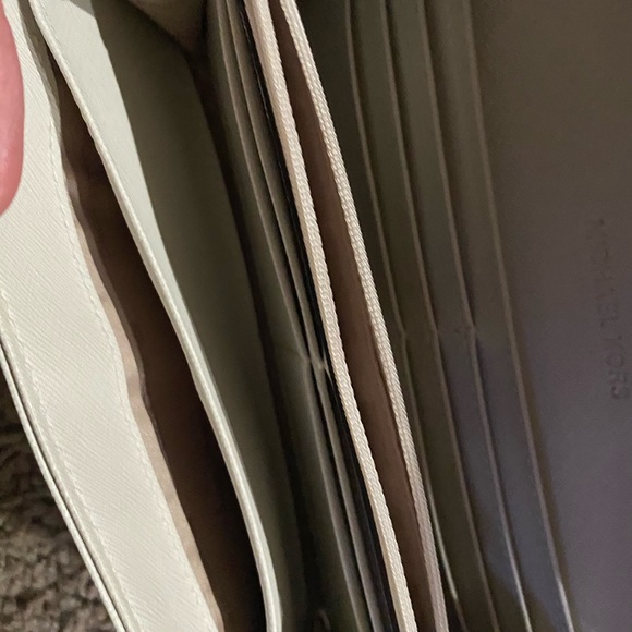 Michael Kors Wallet - Picture 5 of 7